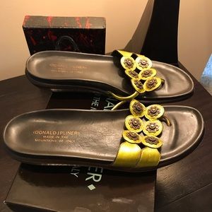 Donald Pliner Fifi Sandal Metallic Gold Size 10